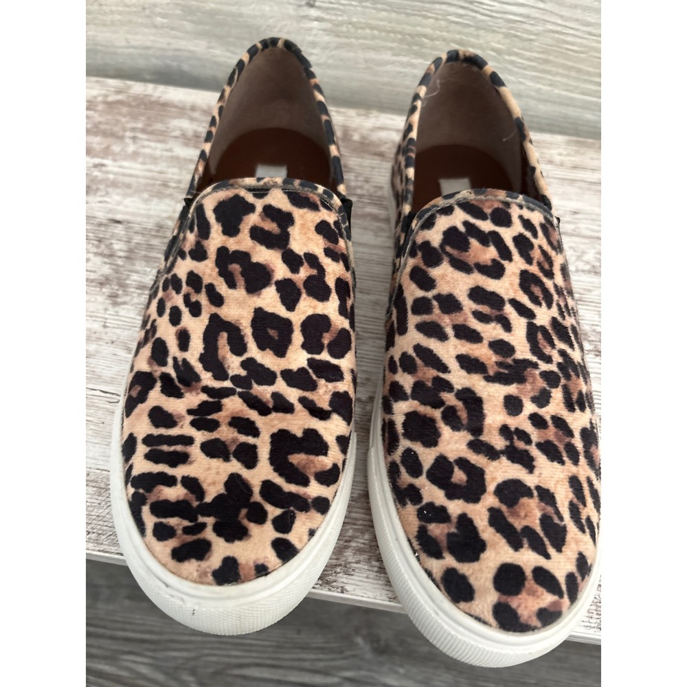 Steve Madden Leopard Print Calf Hair Slip On SneakersAnimal‎ Print Flats 8.5